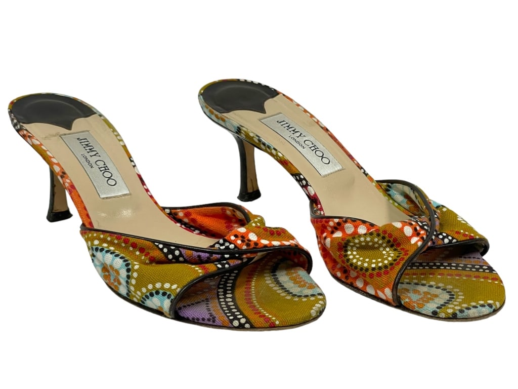 JIMMY CHOO KITTEN HEEL WOMEN'S SHOES SZ 39: JIMMY CHOO MULTI COLOR KITTEN HEEL WOMEN'S SHOES -SIZE 39 -GOOD PRE OWNED CONDITION, MINOR WEAR SEE PHOTOS -DP72424 Bidders may pick up their items from the auction-house or have their items sh