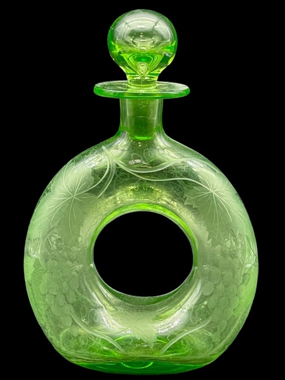 MID CENTURY VASELINE GLASS GREEN DECANTER 9" (1 of 7)