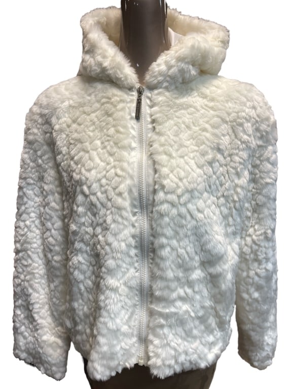STEVE MADDEN WHITE FURRY ZIP-UP HOODIE (1 of 5)