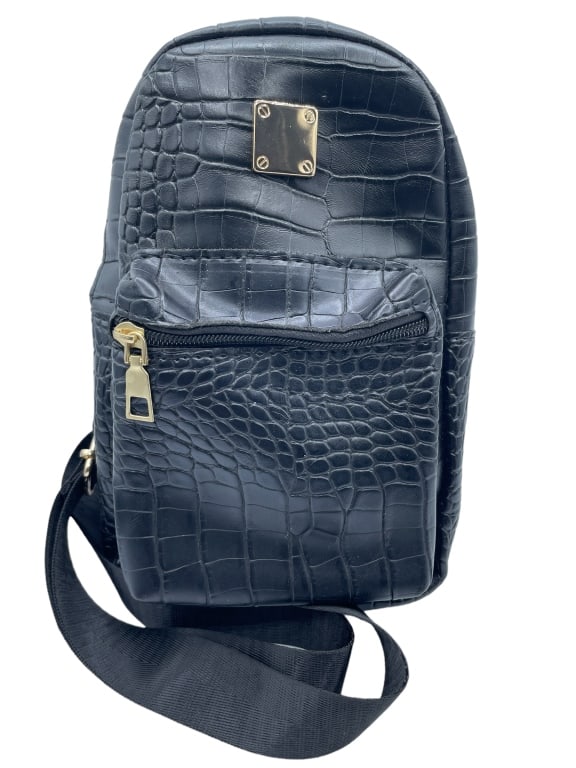 BLACK ALLIGATOR PATTERN CROSSBODY BAG (1 of 6)