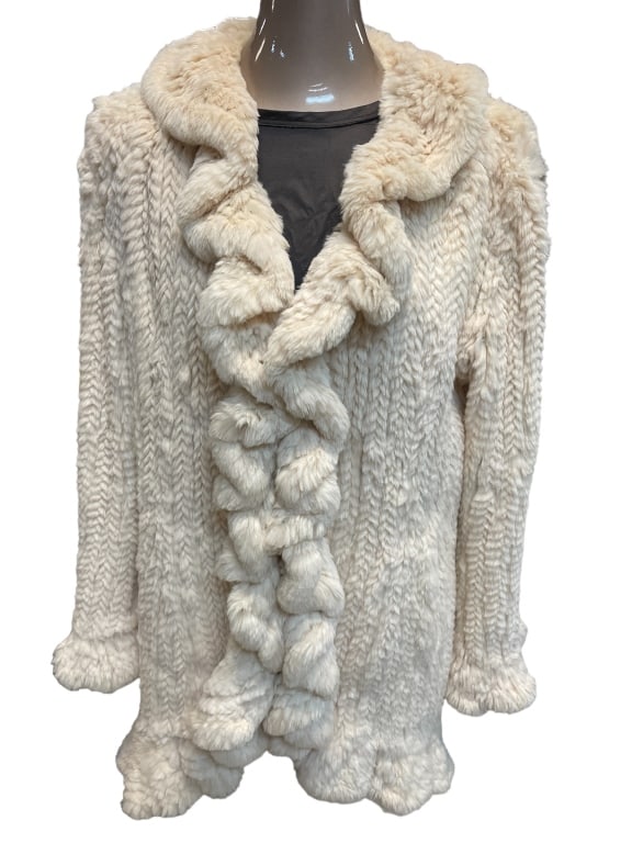 FAUX FUR CARDIGAN SWEATER SZ XL: FAUX FUR CARDIGAN SWEATER -ITEM CONDITION PRE-OWNED VERY GOOD -SIZE XLARGE -MA072424