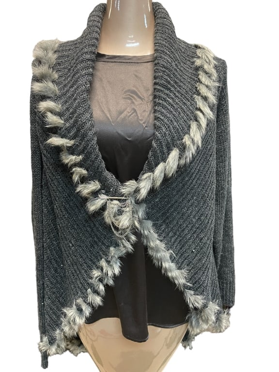 CACHE WOOL CARDIGAN SWEATER WITH FAUX FUR: CACHE WOOL CARDIGAN SWEATER WITH FAUX FUR -ITEM CONDITION PRE-OWNED VERY GOOD -SIZE LARGE -MA072424