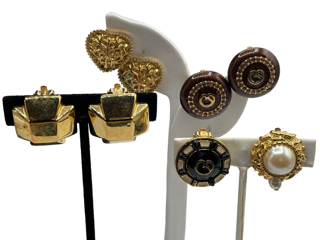 LOT OF 4 SETS PIERCED AND CLIP ON EARRINGS: LOT OF 4 SETS PIERCED AND CLIP ON EARRINGS -ITEM CONDITION PRE-OWNED VERY GOOD -MA073024