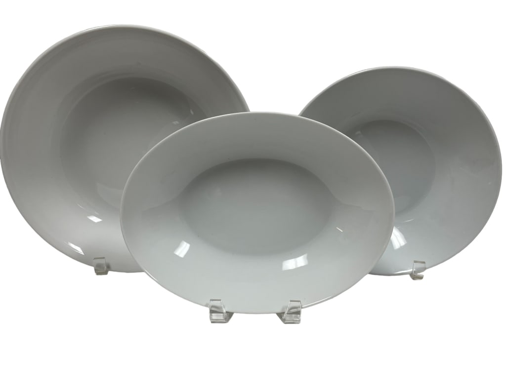 LOT OF 3 WHITE SERVING  BOWLS (1 of 3)