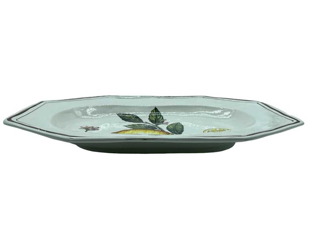 LARGE OCTAGONAL PLATTER WITH LEMON DESIGN ITALY: LARGE OCTAGONAL PLATTER WITH LEMON DESIGN 12" -VERY GOOD PRE-OWNED -SIZE 9 X 12" -MA080824 Bidders may pick up their items from the auction-house or have their items shipped. Some items qualify