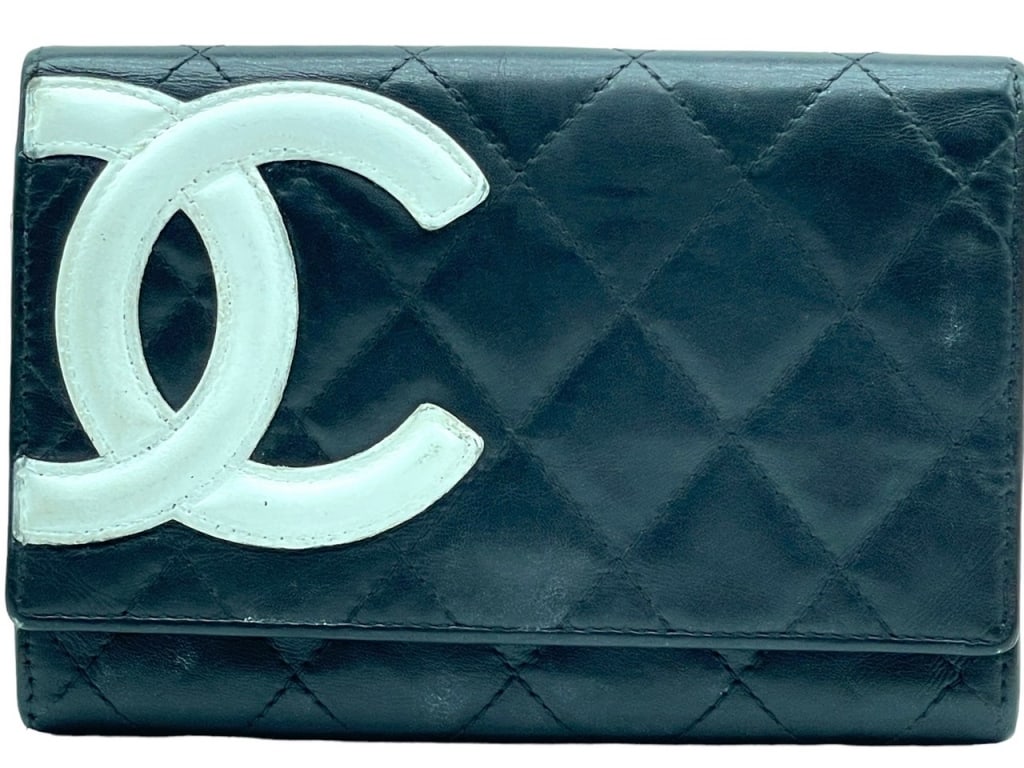CHANEL BLACK & WHITE QUILTED LAMBSKIN WALLET (1 of 9)