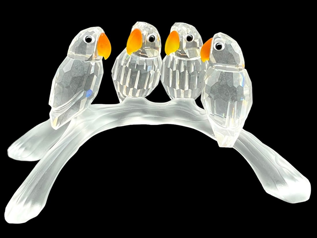 SWAROVSKI CRYSTAL LOVEBIRDS FIGURINE 4": SWAROVSKI CRYSTAL FIGURINE 199123 LOVEBIRDS | COLLECTIBLE CRYSTAL ART GLASS FIGURINES -4" APPROX -VERY GOOD PRE OWNED CONDITION -DP81624 Bidders may pick up their items from the auction-house o