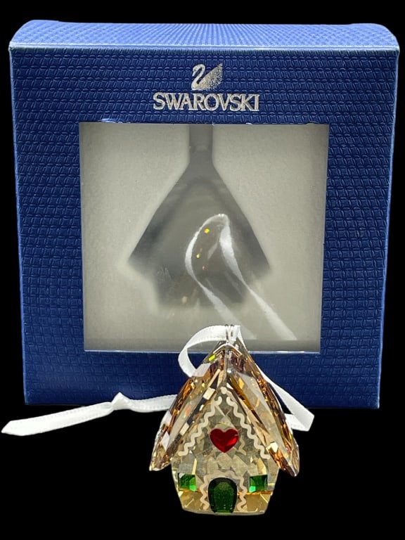 NEW SWAROVSKI GINGERBREAD HOUSE ORNAMENT (1 of 7)