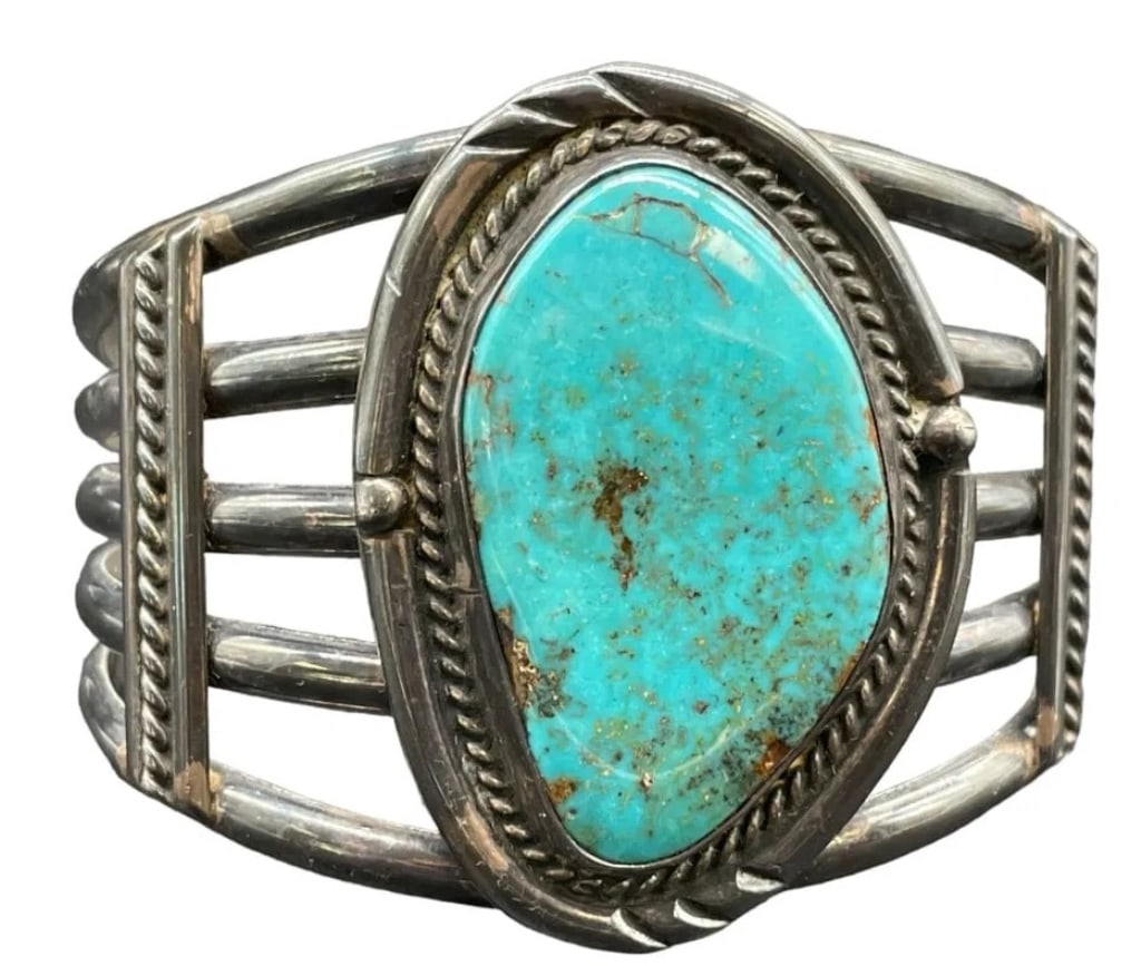 TURQUOISE AND STERLING SILVER NAVAJO BRACELET (1 of 4)