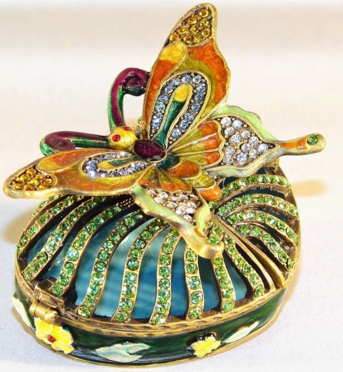 JAY STRONGWATER STYLE BUTTERFLY TRINKET BOX: JAY STRONGWATER STYLE BUTTERFLY TRINKET BOX -NEW IN BOX -2 12"
