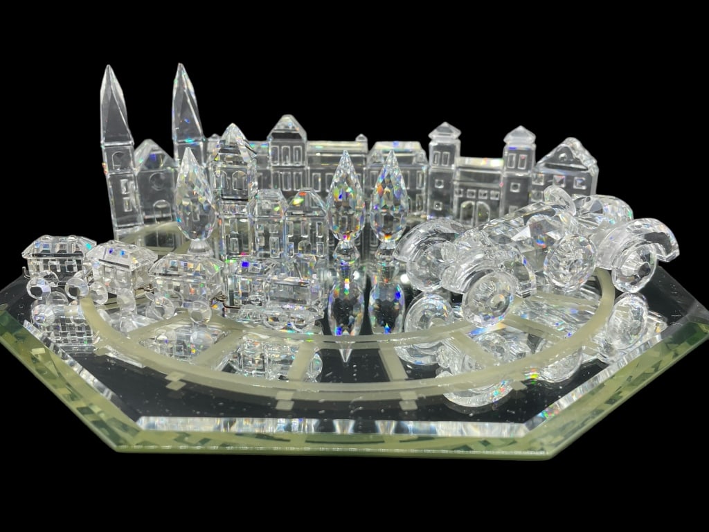 SWAROVSKI CRYSTAL SMALLVILLAGE  FIGURINE SET (16) (1 of 13)