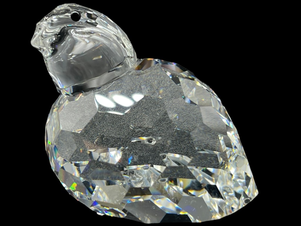 SWAROVSKI CRSTAL SMALL PATRIDGE BIRD FIGURINE: SWAROVSKI CRSTAL SMALL PATRIDGE BIRD FIGURINE -VERY GOOD PRE-OWNED -SIZE 2" APPROX -MA082324 Bidders may pick up their items from the auction-house or have their items shipped. Some items quali