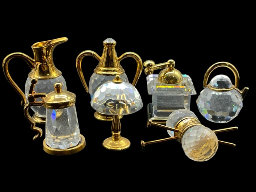 SWAROVSKI CRYSTAL STYLE SMALL FIGURINE SET (7): SWAROVSKI CRYSTAL STYLE SMALL FIGURINE SET (7) -VERY GOOD PRE-OWNED -MA082324