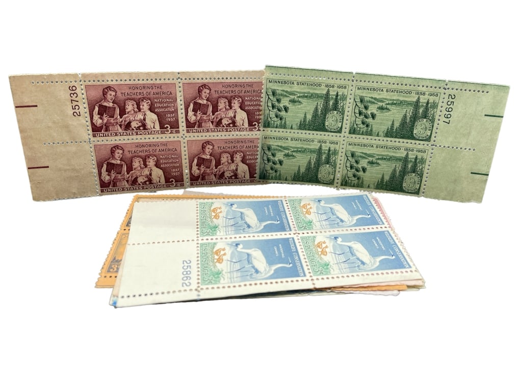 15 PLATE BOOK U.S POSTAGE STAMPS 1950S-1960S (1 of 2)