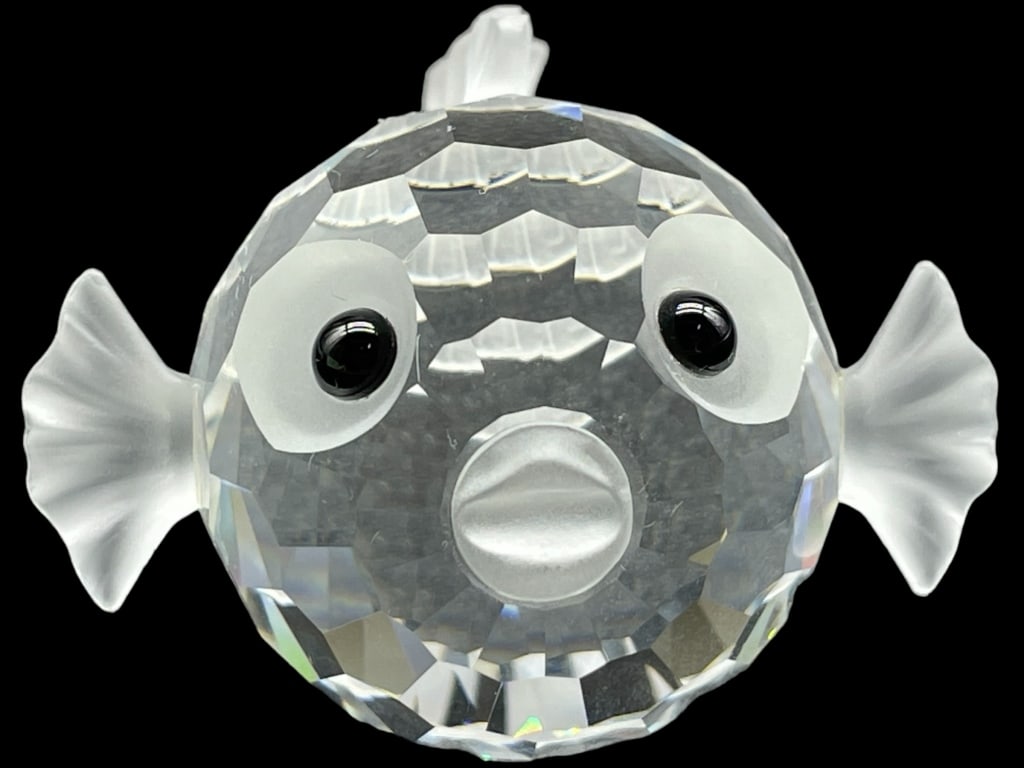 SWAROVSKI CRYSTAL SMALL BLOWFISH PUFFER FIGURINE: SWAROVSKI CRYSTAL SMALL BLOWFISH PUFFER FIGURINE -VERY GOOD PRE-OWNED -SIZE 2" APPROX -MA082624 Bidders may pick up their items from the auction-house or have their items shipped. Some items qu