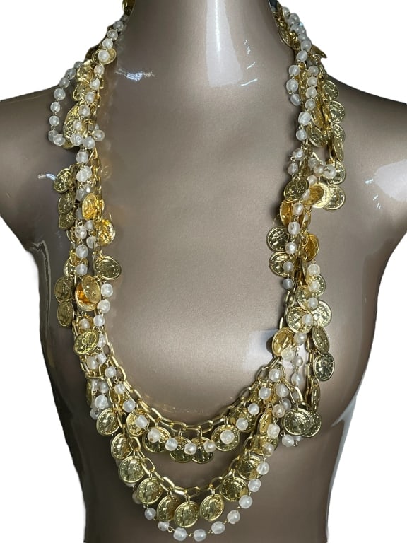 CHRISTIAN DIOR LARGE GOLD PEARL NECKLACE (1 of 5)