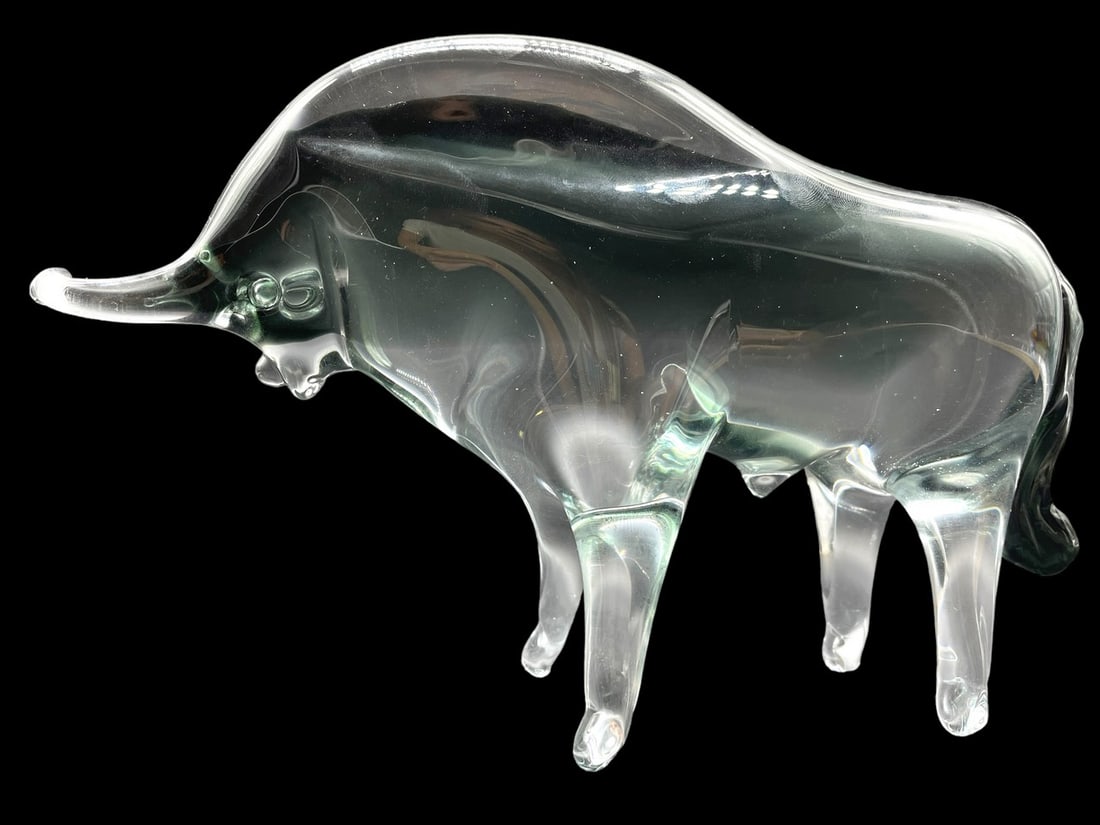 STEUBEN STYLE ART GLASS BULL SCULPTURE 7" (1 of 6)