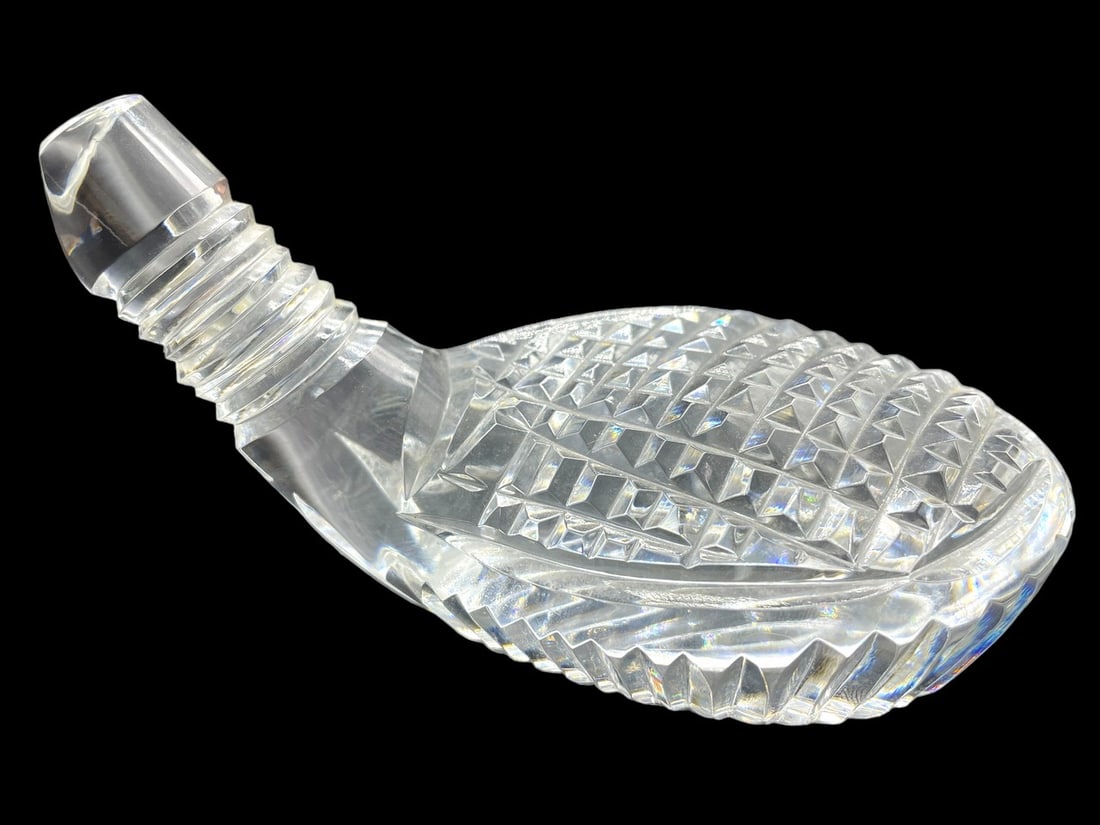 VINTAGE WATERFORD GOLF CLUB PAPERWEIGHT SCULPTURE: VINTAGE WATERFORD GOLF CLUB PAPERWEIGHT ART GLASS CRYSTAL SCULPTURE -3" -VERY GOOD PRE OWNED CONDITION -KK9524 #27 Bidders may pick up their items from the auction-house or have their items shi