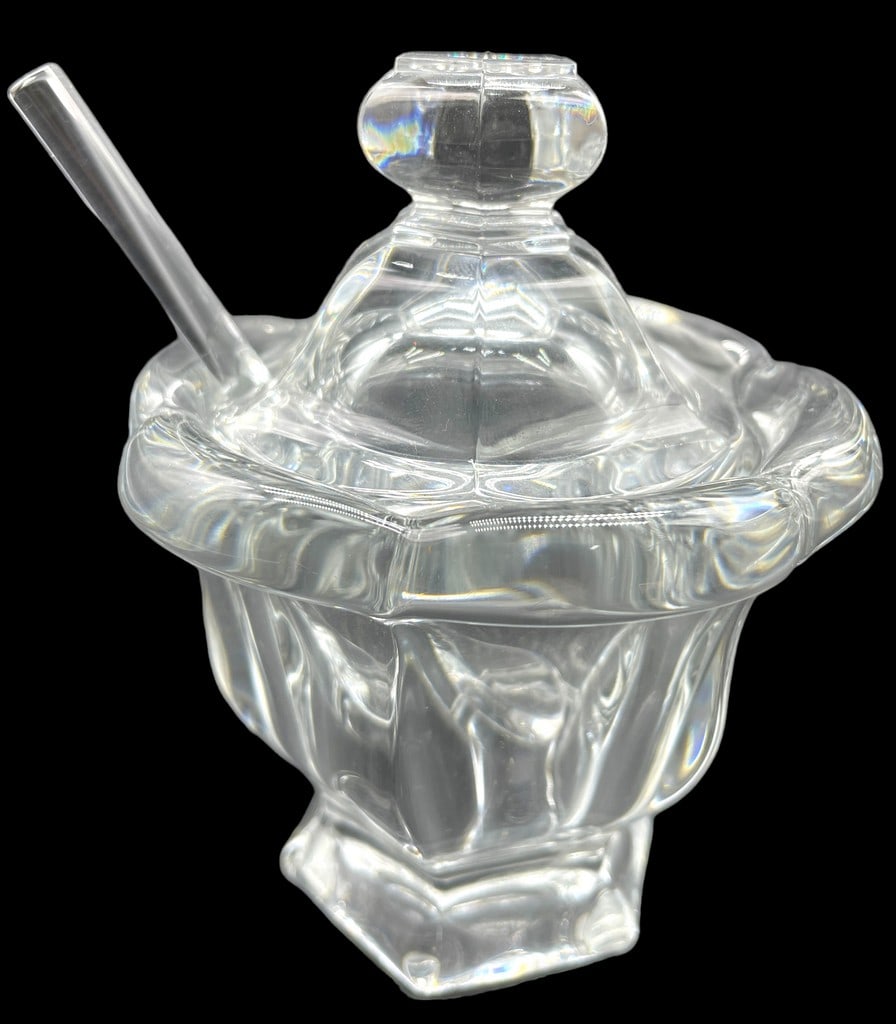 VINTAGE BACCARAT FRANCE CRYSTAL HONEY JAR 4": VINTAGE BACCARAT FRANCE CRYSTAL HONEY JAR -04" APPROX -VERY GOOD PRE OWNED CONDITION -KK9524 Bidders may pick up their items from the auction-house or have their items shipped. Some items quali