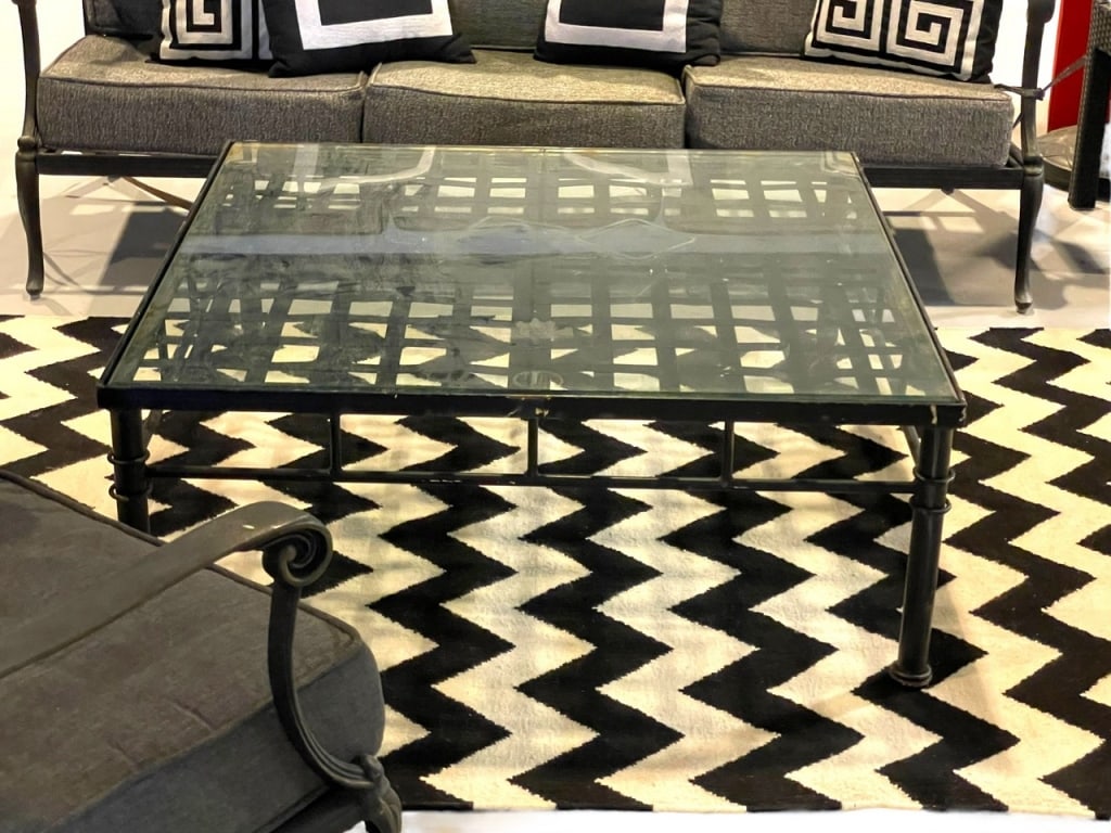 LARGE BLACK WROUGHT IRON COFFEE TABLE (1 of 7)