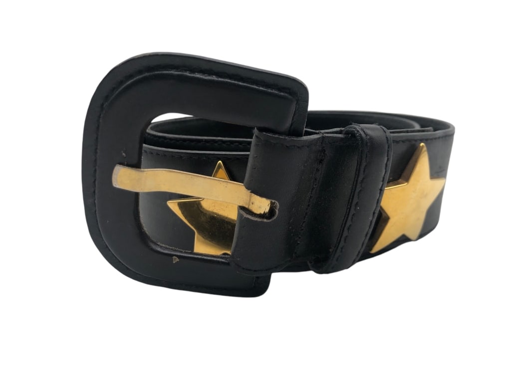 ESCADA BLACK GOLD BELT EMBELLISHED WEST GERMANY: ESCADA BLACK GOLD BELT EMBELLISHED WITH HARDWARE VERY GOOD PRE-OWNED CONDITION WEST GERMANY MADE SIZE: 40"EU 34" USA APPROX MEASUREMENTS: LENGTH: 34" WIDTH: 2" DM91124 Bidders may pick up their