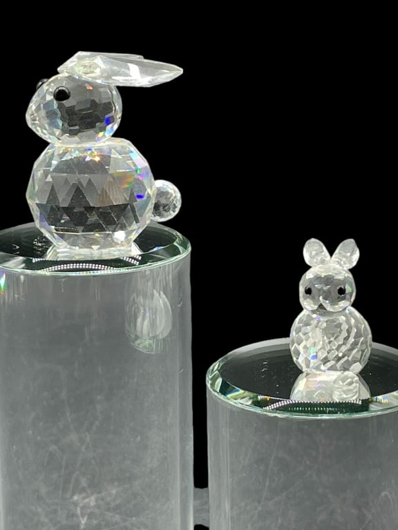 SWAROVSKI CRYSTAL  FAMILY RABBIT & BABY  FIGURINES (1 of 6)