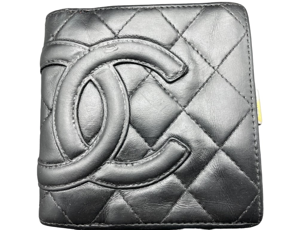 CHANEL BIFOLD BLACK WALLET (1 of 4)