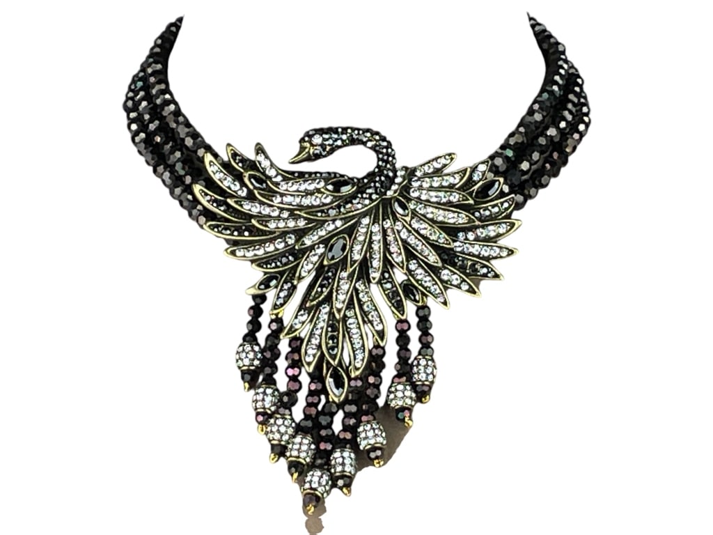 HEIDI DAUS GRACEFUL BEAUTY SWAN BLACK CHOKER 10": HEIDI DAUS GRACEFUL BEAUTY SWAN BLACK CHOKER 10" VERY GOOD PRE-OWNED LENGTH: 10" DM91624 Please note that due to limited storage space, all items must be picked up within 14 days of the auction's conc