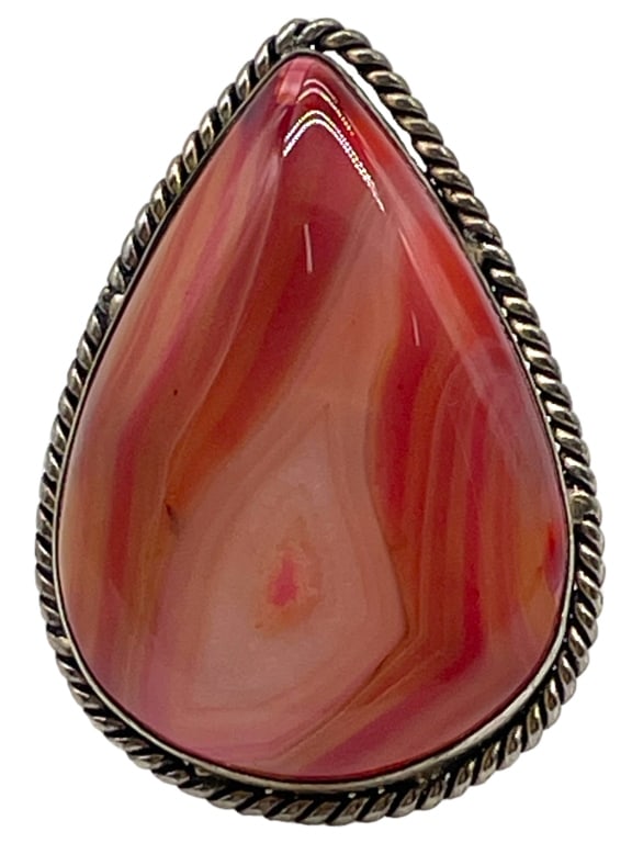 STERLING SILVER PEAR SHAPED AGATE GEMSTONE SIZE 9: STERLING SILVER PEAR SHAPED AGATE GEMSTONE SIZE 9 VERY GOOD PRE-OWNED SIZE 9 DM91924 Please note that due to limited storage space, all items must be picked up within 14 days of the auction's conclusi