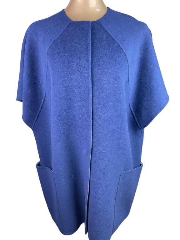 MAX MARA WEEKEND COAT ITALY NAVY SZ 8 VIRGIN WOOL: MAX MARA WEEKEND COAT ITALY NAVY SZ 8 VIRGIN WOOL VERY GOOD PRE-OWNED SIZE 8 DM91924