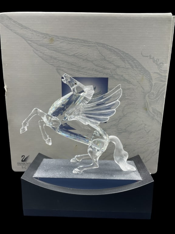 NEW SWAROVSKI CRYSTAL PEGASUS FIGURINE WITH STAND (1 of 8)