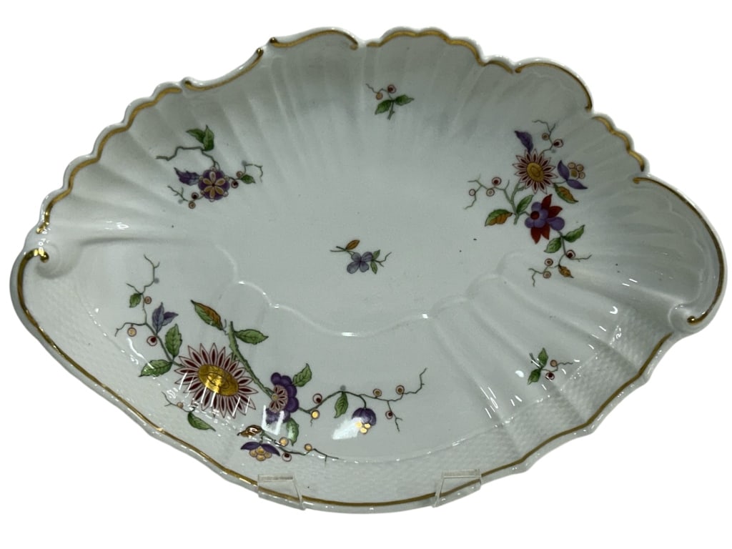 RICHARD GINORI SCALLOPED PORCELAIN SERVING DISH (1 of 4)
