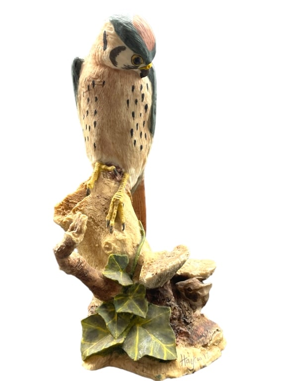 1977 FALCON WOOD SCULPTURE MADE IN SCOTLAND (1 of 8)