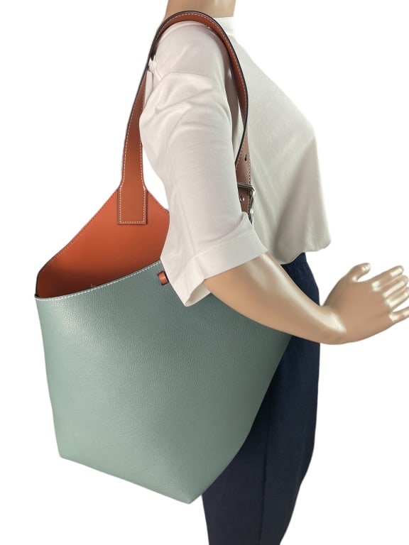 GREEN LEATHER SHOULDER BUCKET HANDBAG MAKE UP BAG (1 of 6)