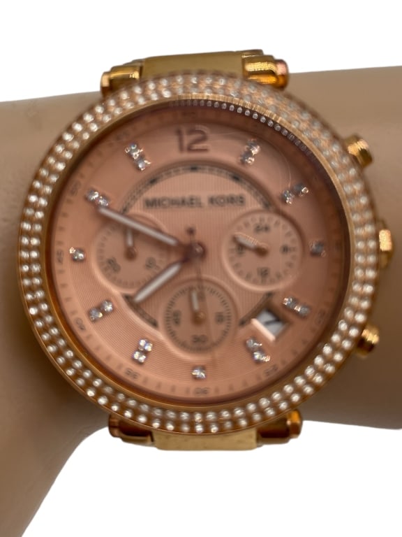 MICHAEL KORS RHINSTONE TORTISE BAND WATCH IN BOX: MICHAEL KORS RHINSTONE TORTISE BAND WATCH IN BOX BOX NOT KORS BRAND SEE PHOTOS VERY GOOD CONDITION SIZE: ADJUSTABLE DM92424