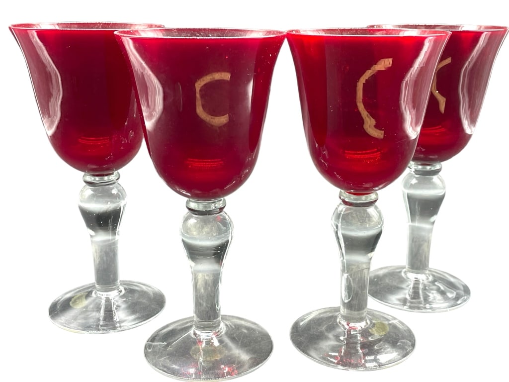 SET OF FOUR RED WINE GLASSES HEIGHT 8.25": SET OF FOUR RED WINE GLASSES HEIGHT 8.25" VERY GOOD PRE-OWNED SIZE: 8.25" DM92024