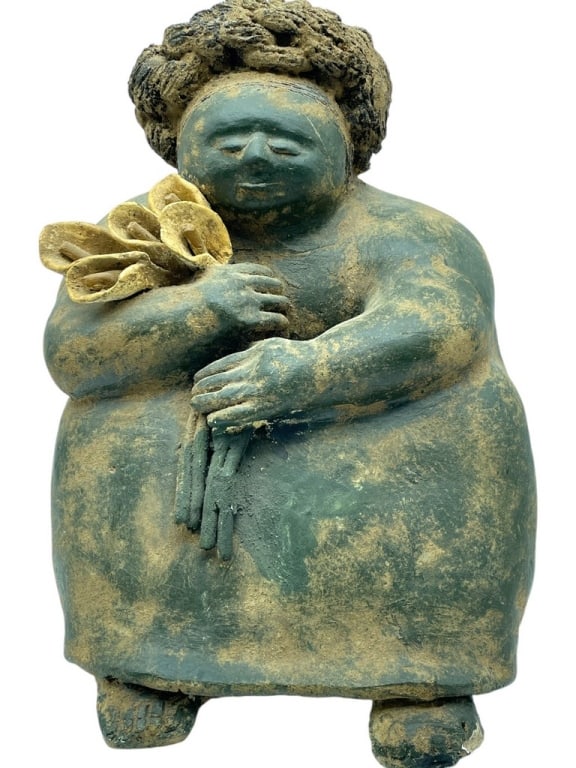 LARGE NATIVE AMERICAN POTTERY FIGURE 19" (1 of 7)