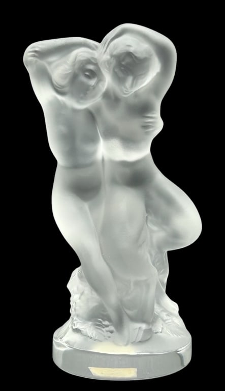 SIGNED LALIQUE CRYSTAL FIGURINE 5.25": SIGNED LALIQUE CRYSTAL FIGURINE 5.25" H APPROX VERY GOOD PREOWNED CONDITION KK 926 #12 Bidders may pick up their items from the auction-house or have their items shipped. Some items qualify for