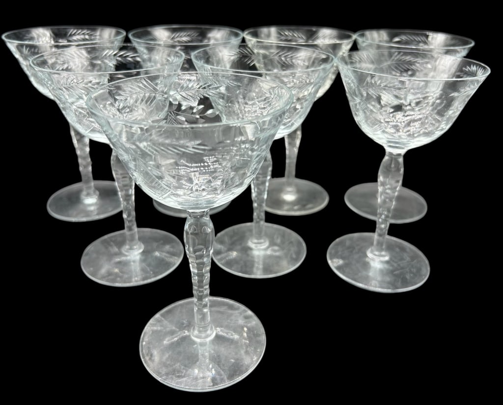 CRYSTAL COCKTAIL GLASSES (8) 7.5": CRYSTAL COCKTAIL GLASSES SET OF 8 7.5" APPROX VERY GOOD PREOWNED CONDITION KK 925 #22