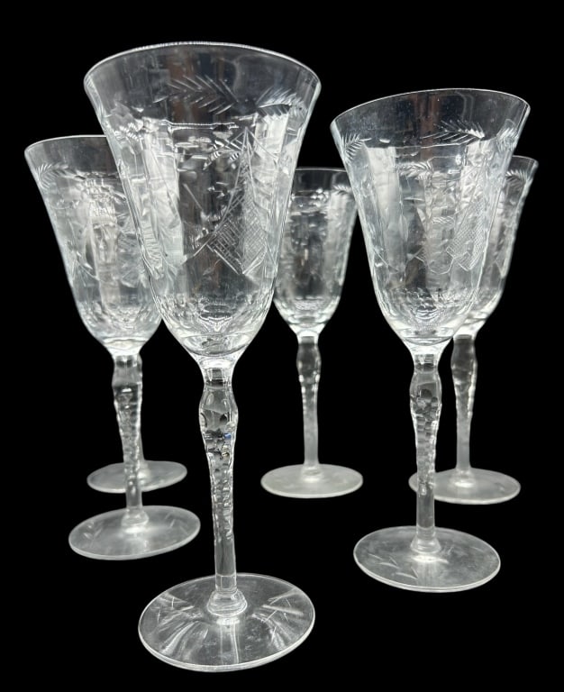 CRYSTAL WINE GLASSES (6) 8.5": CRYSTAL WINE GLASSES SET OF 6 8.5" APPROX VERY GOOD PREOWNED CONDITION KK 925 #22