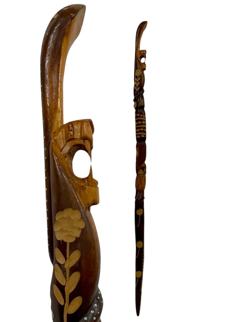 CARVED WALKING STICK WITH ANIMAL HEAD 43": CARVED WALKING STICK WITH ANIMAL HEAD -INSCRIBED MEXICO -VERY GOOD PRE OWNED CONDITION -DP10224