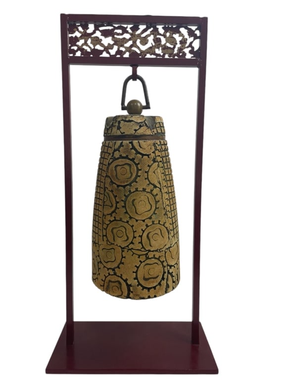 TONY EVANS CERAMIC POTTERY ASIAN INSPIRED BELL: TONY EVANS CERAMIC POTTERY ASIAN INSPIRED BELL -SIZE H 25" X W 12" X D 6" -VERY GOOD PRE OWNED -DM92724 #14/#15