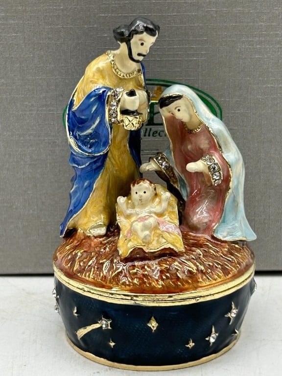 NEW IN BOX HANDMADE NATIVITY TRINKET BOX: NEW IN BOX HANDMADE NATIVITY TRINKET BOX -Hand Made Nativity Trinket Box. Beautifully Made with Swarovski Crystals & Enamel. -The nativity trinket box is a unique design. Hand-made by an artist using 