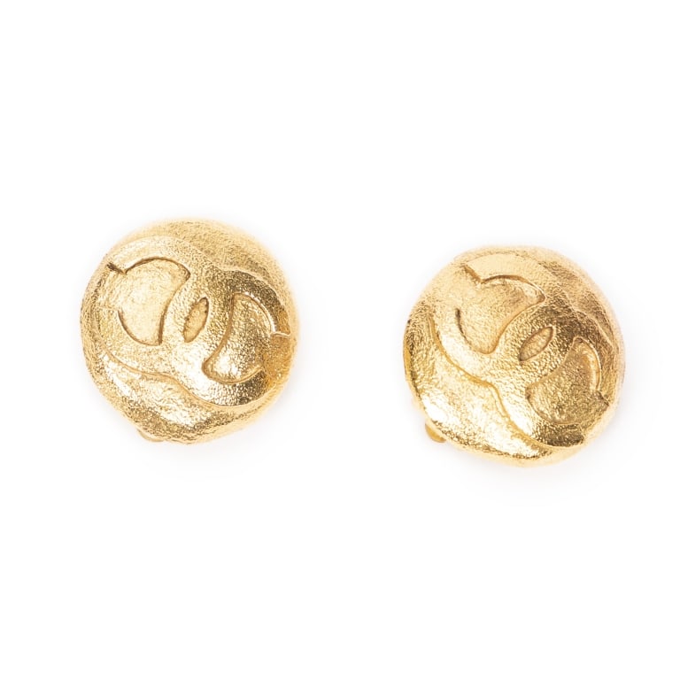 CHANEL CC ROUND CLIP ON EARRINGS (1 of 6)