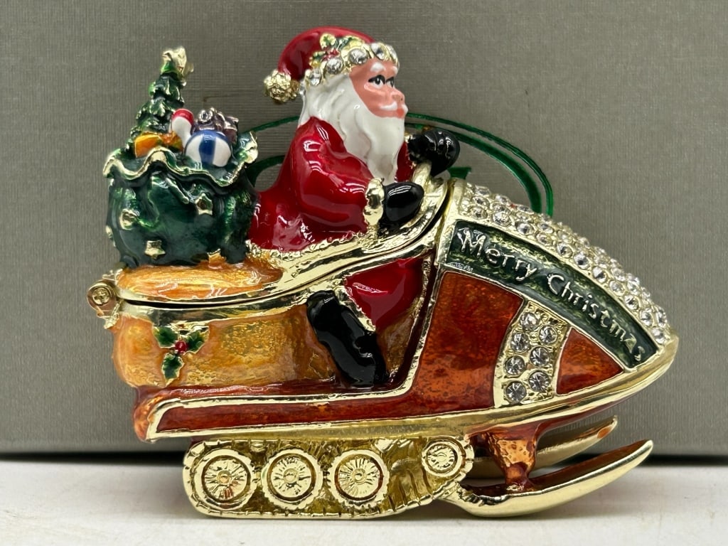 JAY STRONGWATER STYLE SANTA & JET SKI TRINKET BOX: JAY STRONGWATER STYLE SANTA & JET SKI TRINKET BOX -NEW IN BOX -Santa on Jet Ski Trinket Box. Hand Set Swarovski Crystals & Enamel. Santa on jet skie trinket box is unique design. Hand made by an artis
