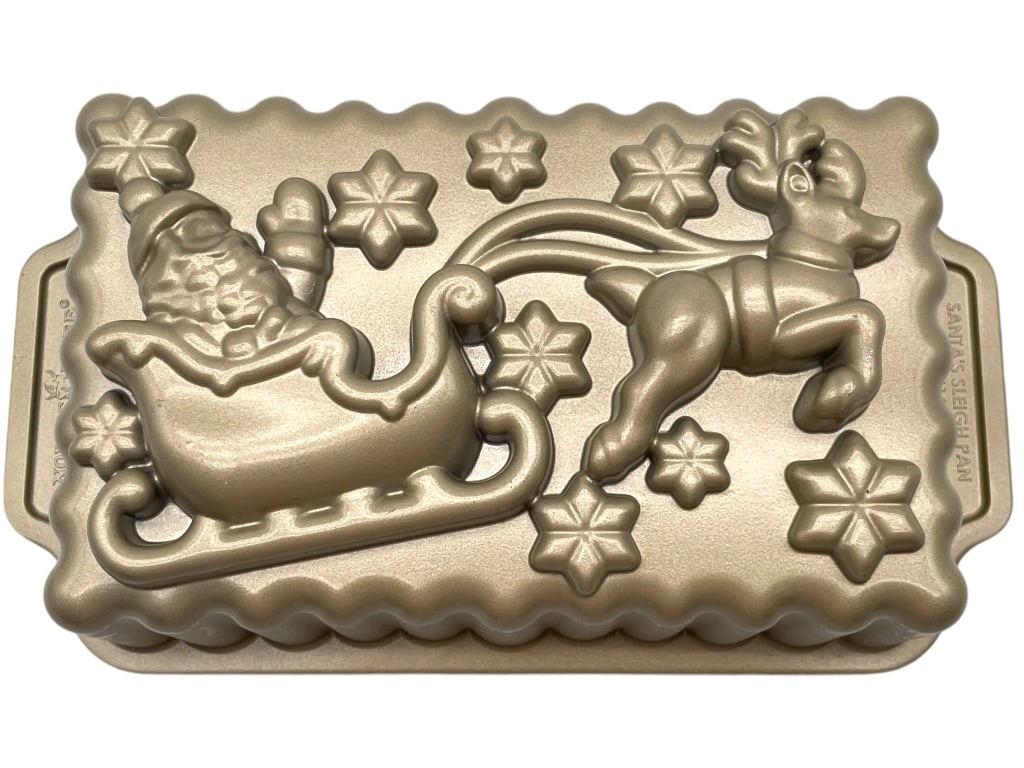NEW! WILLIAMS SONOMA SANTA'S SLEIGH PAN (1 of 4)