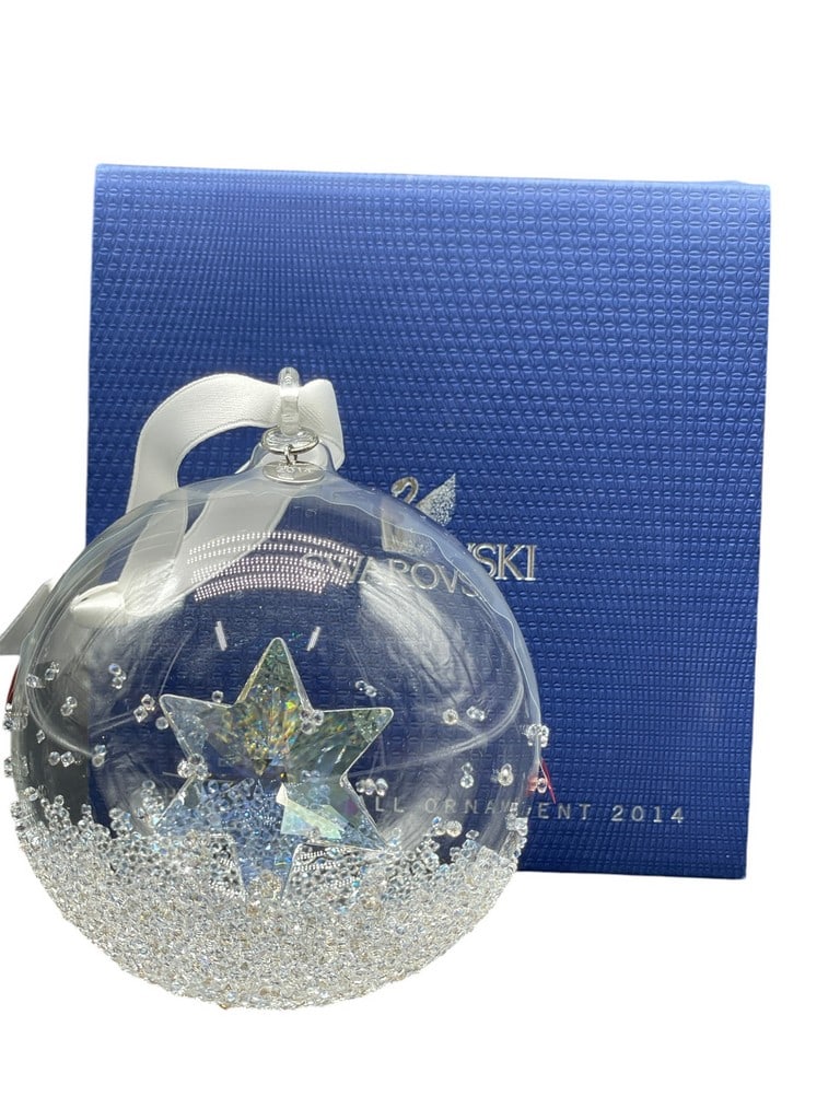 SWAROVSKI CRYSTAL CHRISTMAS ORNAMENT W BOX 2014: SWAROVSKI CRYSTAL ANNUAL EDITION BALL ORNAMENT W BOX | COLLECTIBLE CRYSTAL SWAROVSKI FIGURINES | COLLECTIBLE HOLIDAY CHRISTMAS XMAS -VERY GOOD CONDITION WITH BOX -DP11124 ***Please note that due to li
