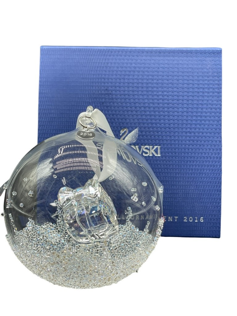 SWAROVSKI CRYSTAL CHRISTMAS ORNAMENT W BOX 2018: SWAROVSKI CRYSTAL ANNUAL EDITION BALL ORNAMENT W BOX | COLLECTIBLE CRYSTAL SWAROVSKI FIGURINES | COLLECTIBLE HOLIDAY CHRISTMAS XMAS -VERY GOOD CONDITION WITH BOX -DP11124 ***Please note that due to li