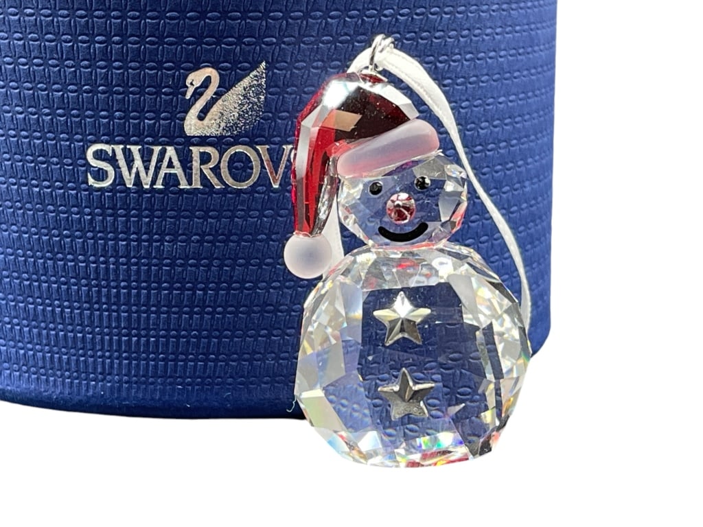 SWAROVSKI CRYSTAL SNOWMAN ORNAMENT W BOX: SWAROVSKI CRYSTAL ANNUAL EDITION SNOWMAN ORNAMENT W BOX | COLLECTIBLE CRYSTAL SWAROVSKI FIGURINES | COLLECTIBLE HOLIDAY CHRISTMAS XMAS -VERY GOOD CONDITION WITH BOX -DP11124 ***Please note that due to