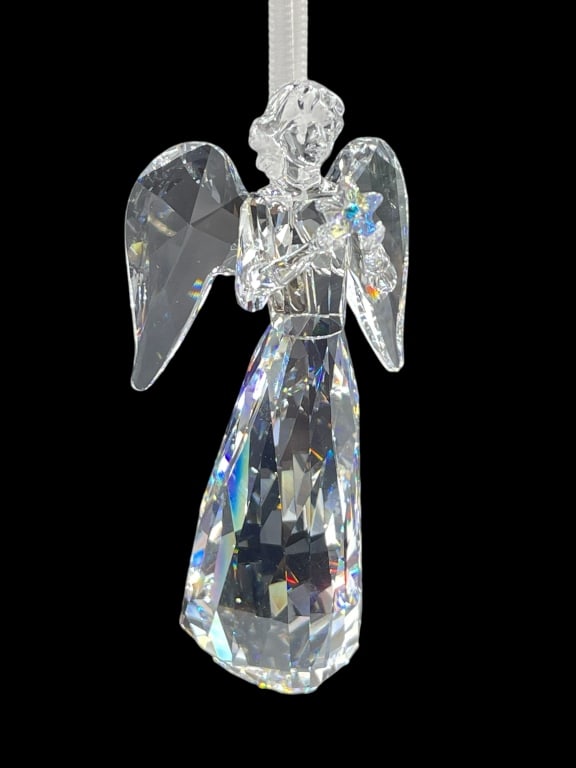 NEW! NIB SWAROVSKI ANGEL ORNAMENT: NEW! NIB SWAROVSKI ANGEL ORNAMENT -NEW CONDITION -JA 102124 FRONT Bidders may pick up their items from the auction-house or have their items shipped. Some items qualify for in-house shipping. &